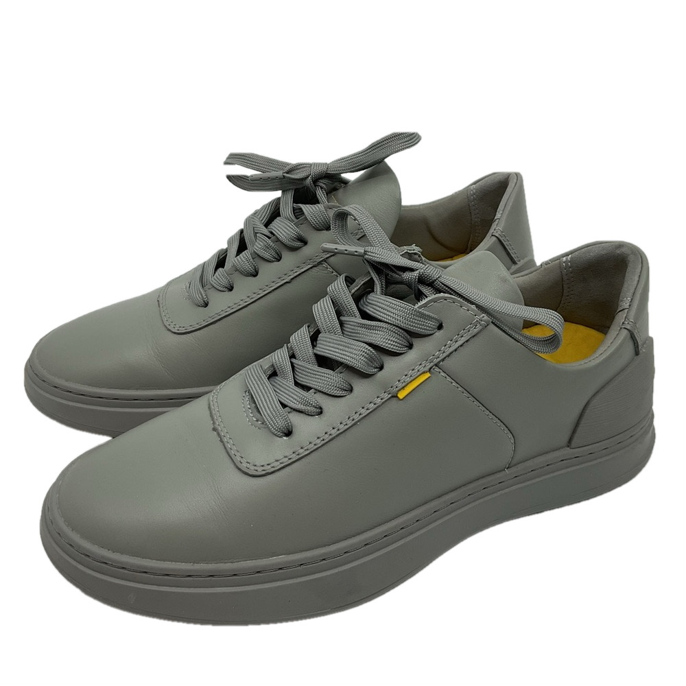 Casco grey leather shoes.